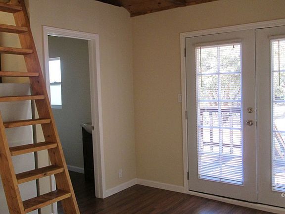 3rd image of 25065 Laurel Dr #11