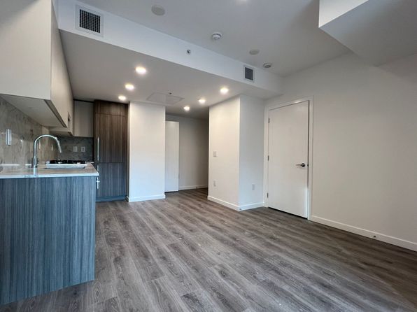 1 bedroom rental in Surrey — photo 5