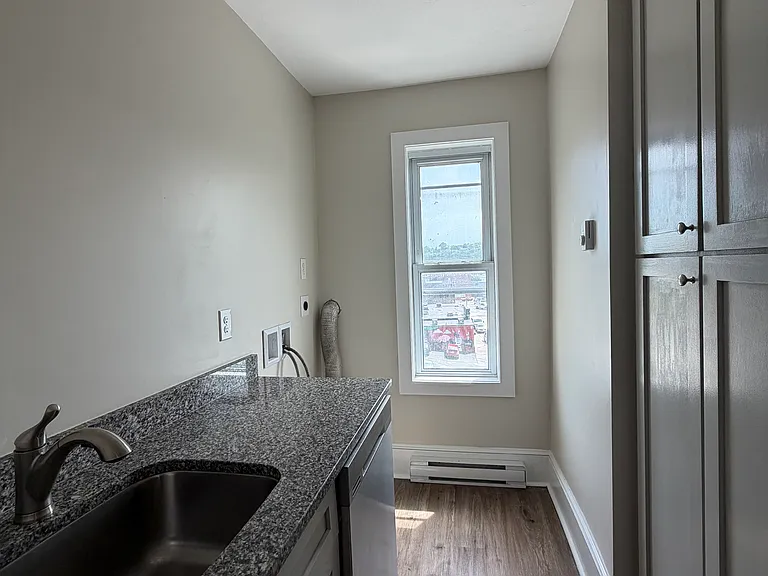 E Central St — Photo 3