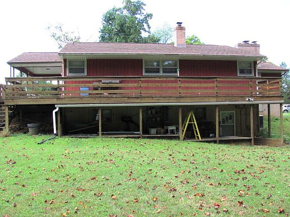 5th image of 378 Rosewood Ave