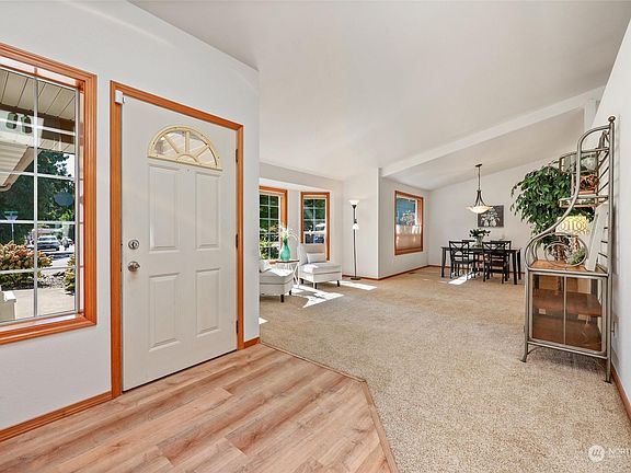 4th image of 2920 Briar Lea Loop SE
