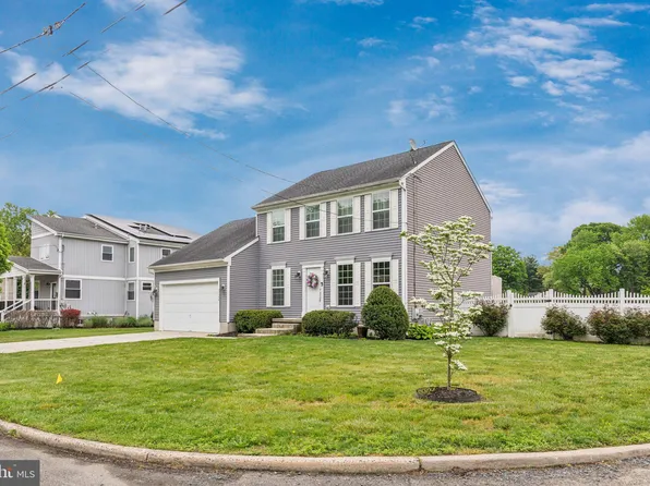 142 Walker Ave, Moorestown, NJ 08057