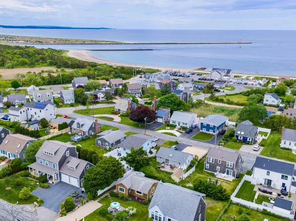 17 Almy Avenue, Sandwich, MA 02563