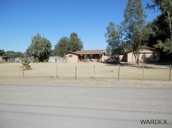 1st image of 1585 E Valley Dr