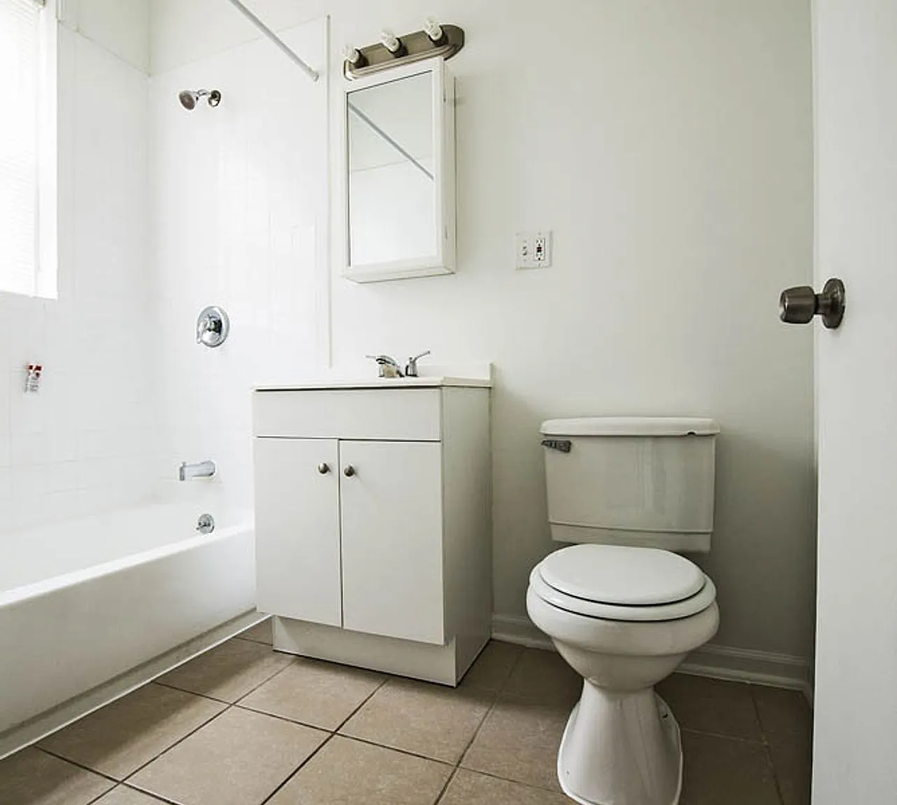 1115 S Karlov — Photo 1