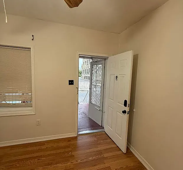 32 N California Ave — Photo 2