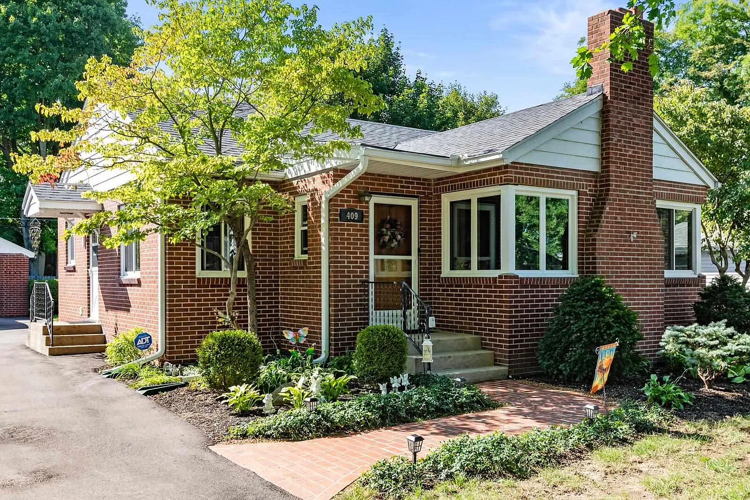 409 S Bittersweet Ln photo 1
