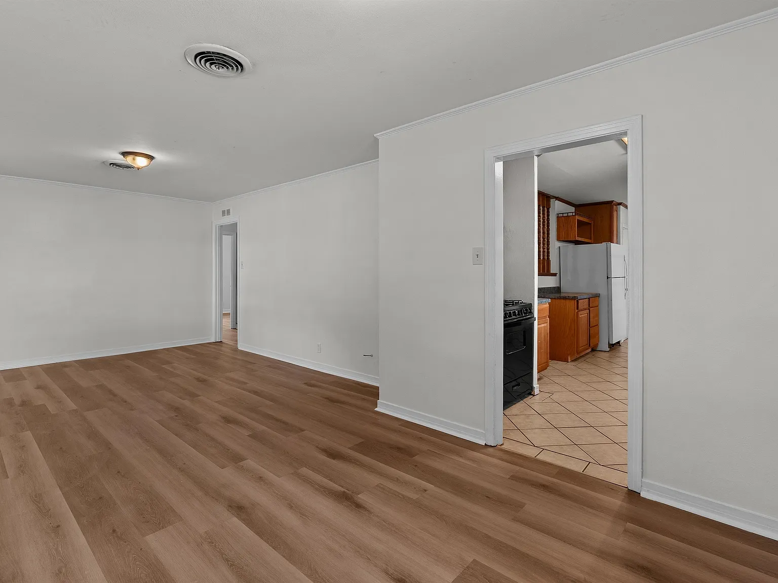 826 Martha Lane - 1 — Photo 3