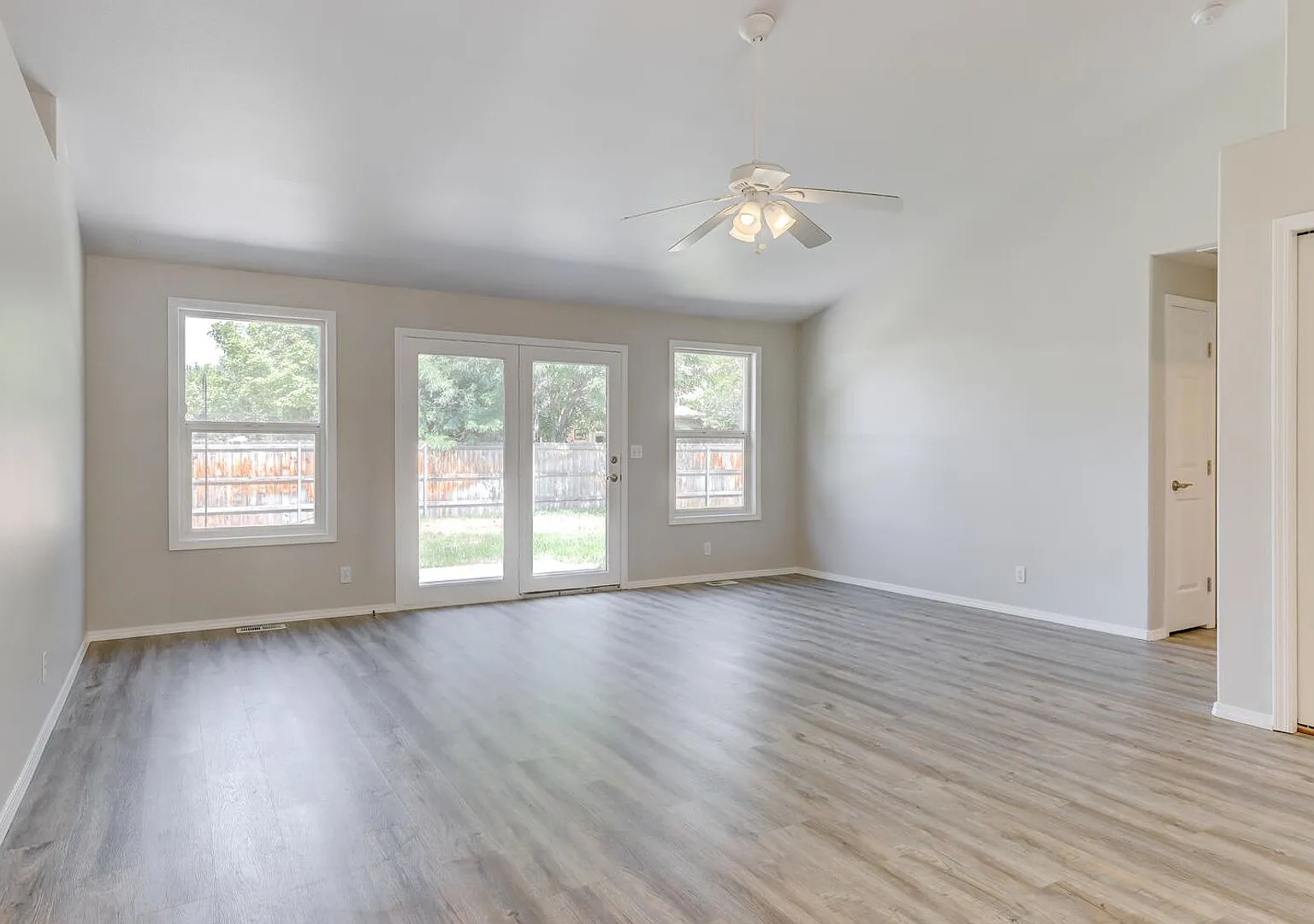 Remodeled near Boise River _ Pet Friendly!! — Photo 3