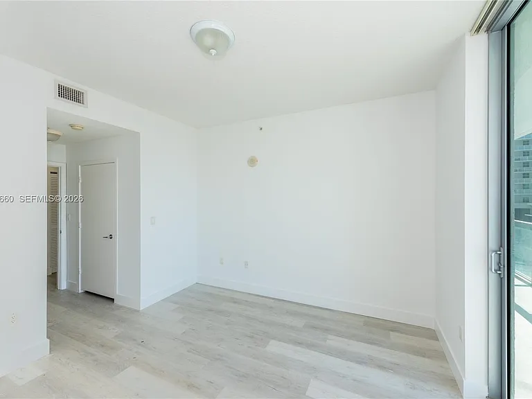 79 SW 12th St #1105 — Photo 10
