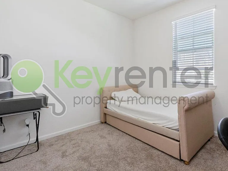 1057 Provence Village Dr — Photo 27