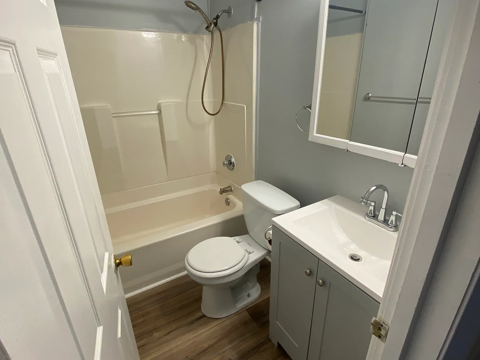 4 bed, 1254 sqft, $1,850 — Photo 4