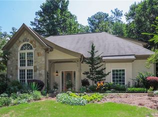 120 Skyland Dr, Roswell, GA 30075