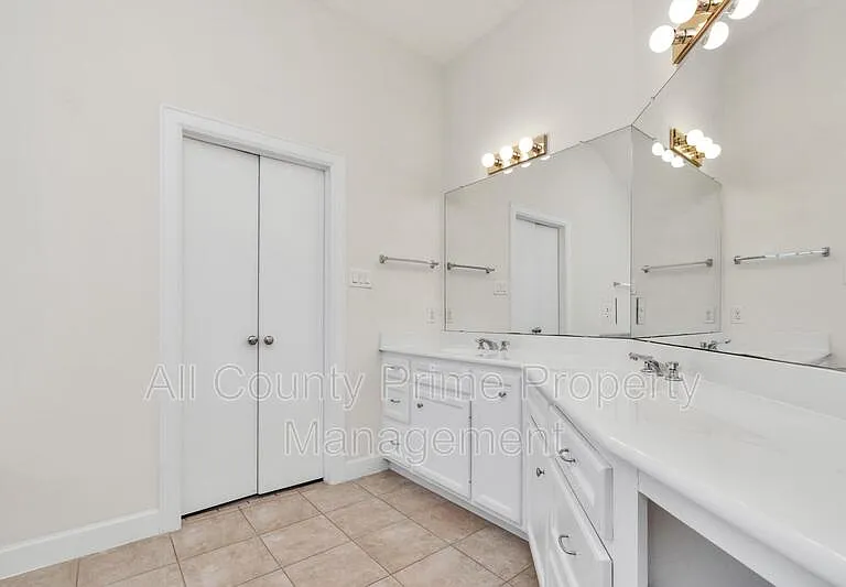 3627 Main Plaza Dr — Photo 28