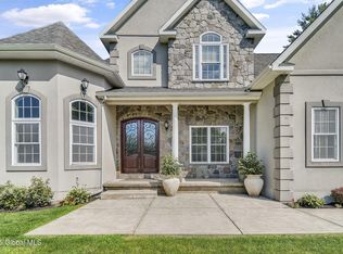 20 Heather Ridge Rd, Troy, NY 12180