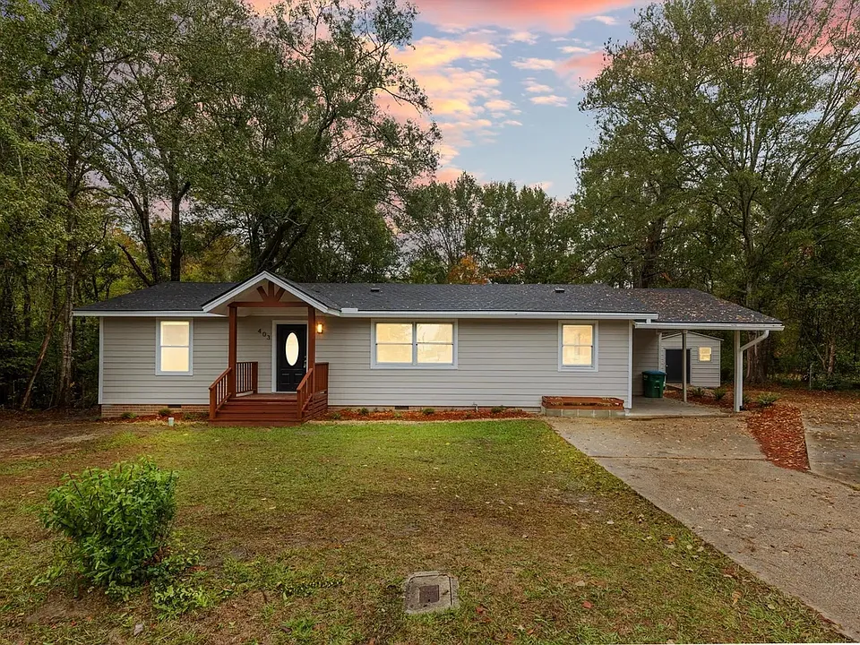 403 Hillcrest Loop