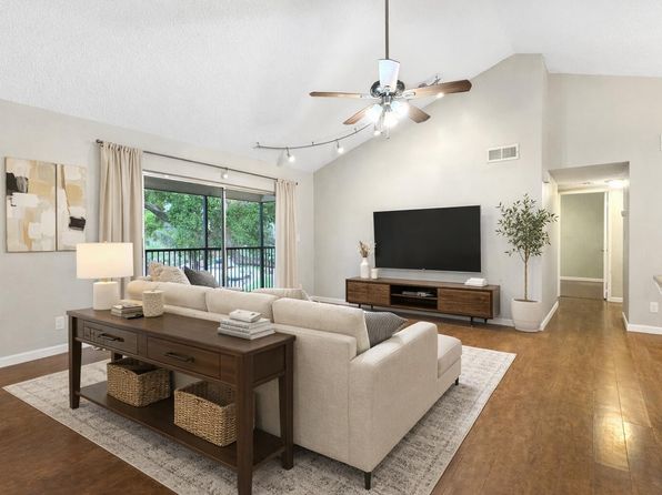 3083 N Oakland Forest Dr APT 306