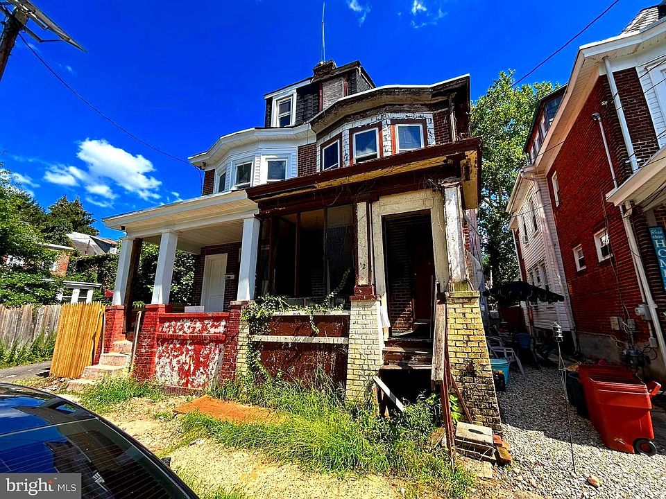 1st image of 12 Lasalle Ave