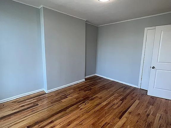 4th image of 427 Halsey St #3A
