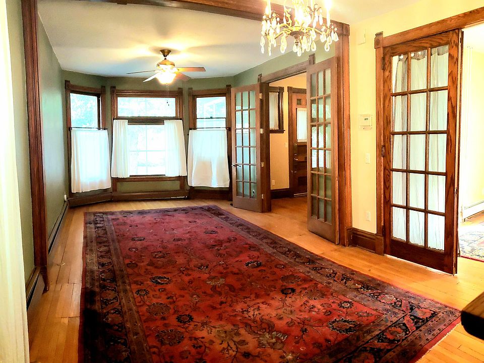 1st image of 113 Victoria St N #1