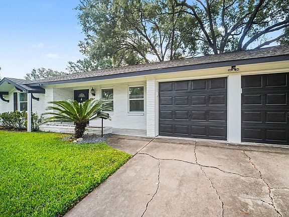 4th image of 9323 Meadowbriar Ln
