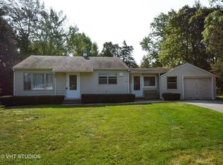 5 Summit Ter, Lake Zurich, IL 60047