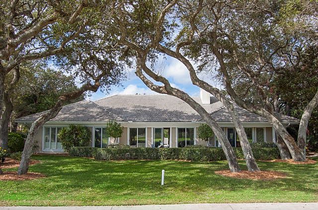 1st image of 320 Sabal Palm Ln