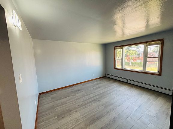 5th image of 43 Eagan Dr APT 4