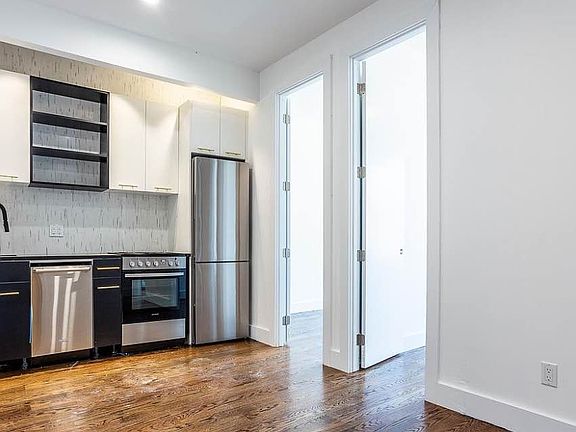 3rd image of 196 Scholes St APT 4B