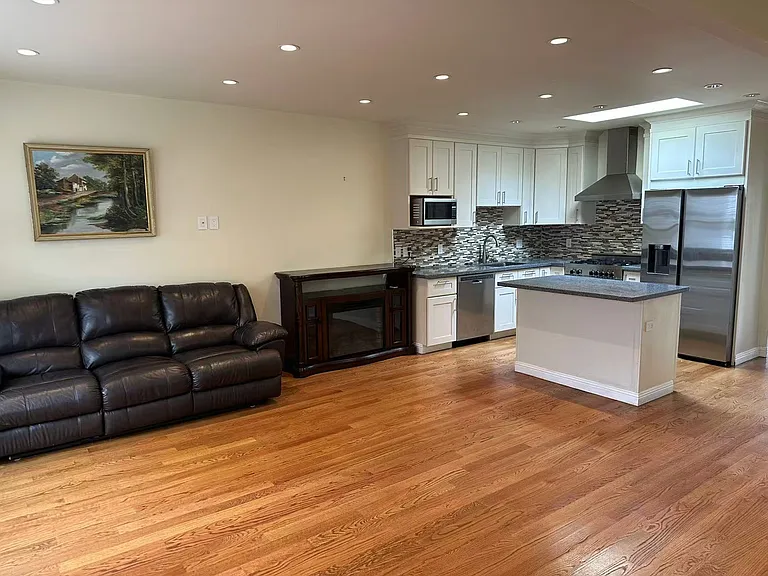535 Mangels Ave #A — Photo 3