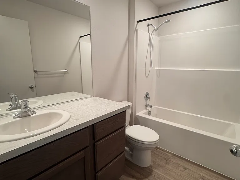 1808 E B St — Photo 15