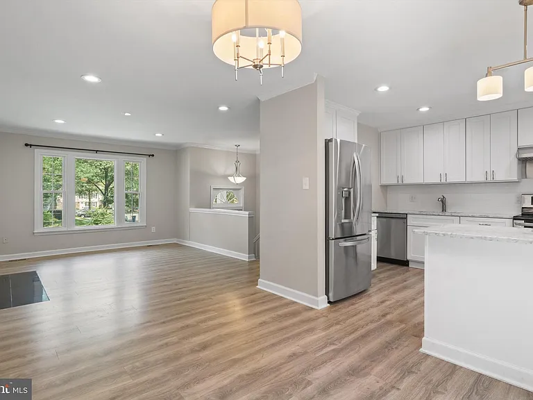 8583 Tyrolean Way — Photo 6