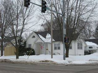 1239 Independence Ave, Waterloo, IA 50703