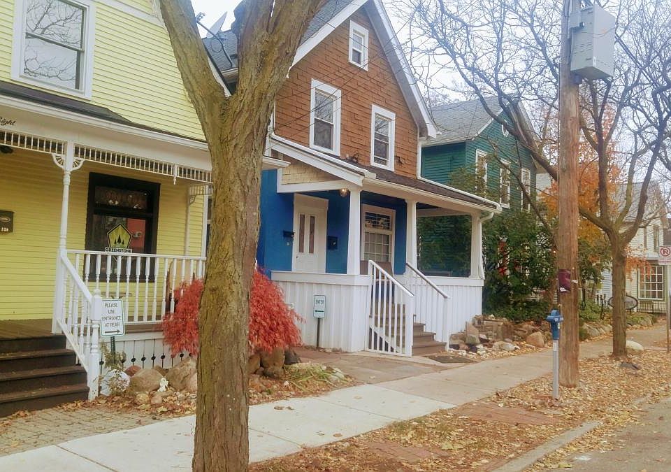 1st image of 336 S Ashley St #2