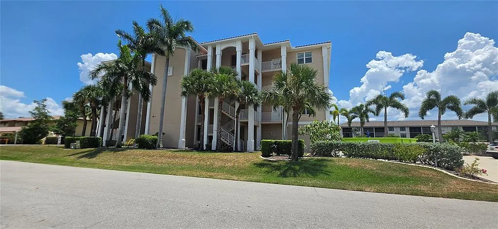 2 bed, 2.0 bath, 2021 sqft, $4,500 — Photo 1