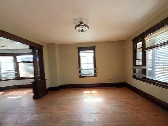 5th image of 2930 Girard Ave N