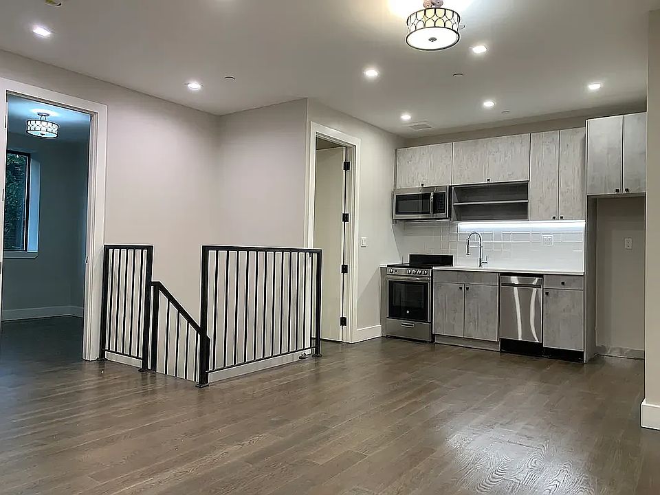 1st image of 195 Stockholm St #1H