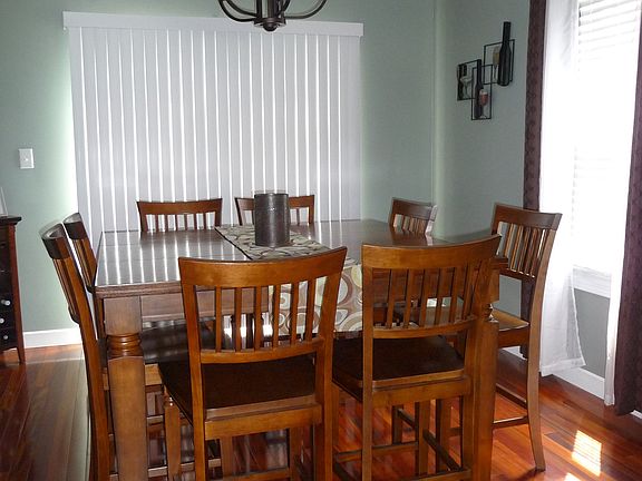 4th image of 605 Shady Dr