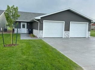 4165 Montana Ave, Grand Island, NE 68803