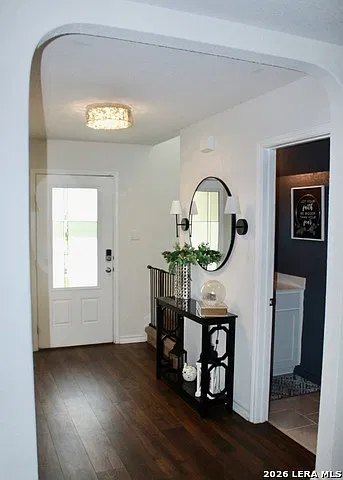 4 bed, 2.5 bath, 2241 sqft, $1,950 — Photo 2