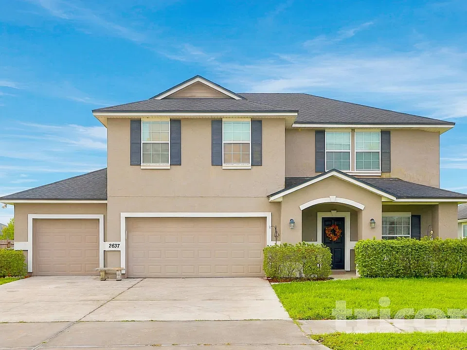 2637 Royal Pointe Dr
