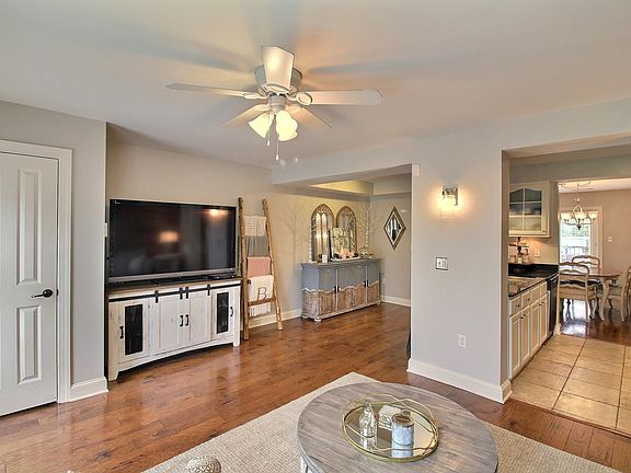 3rd image of 2256 Germantown Sq W