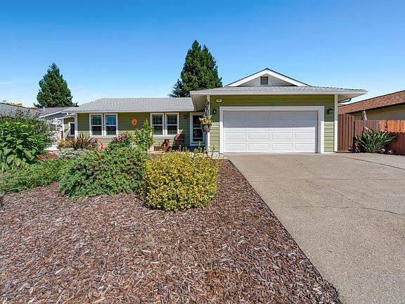 2nd image of 950 Emily Avenue