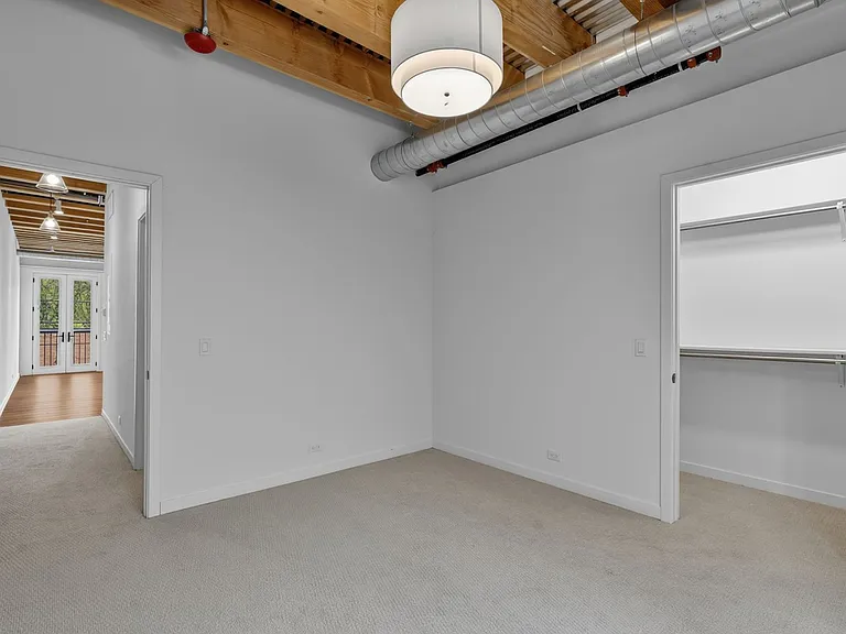 1401 N Western Ave — Photo 49