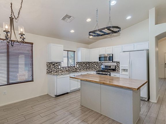 5th image of 7194 S Oakbank Dr