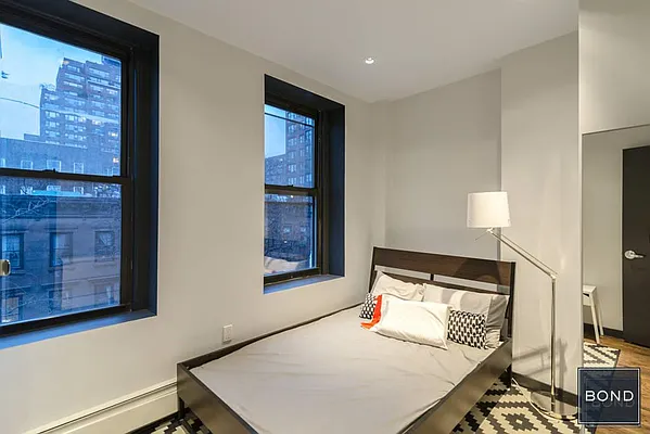Rented by Bond New York | media 38