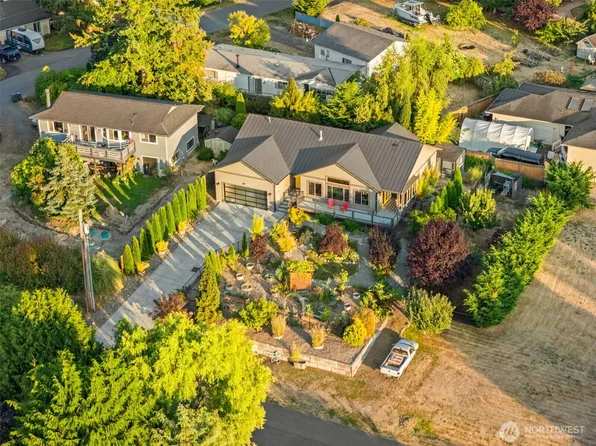 5095 NE Willow Road, Hansville, WA 98340