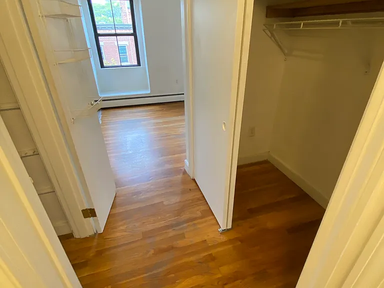 20 Hanson St #2 — Photo 6