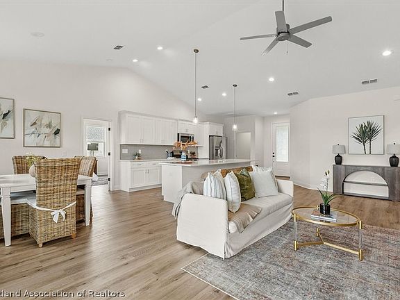 3rd image of 4439 Romano St