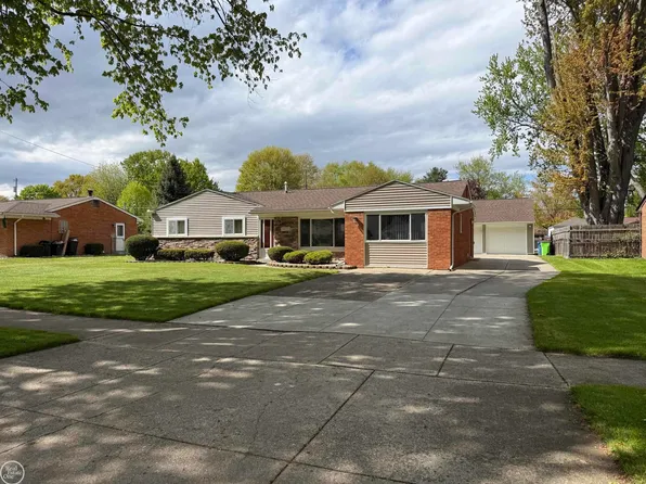 34639 Jerome St, Chesterfield, MI 48047